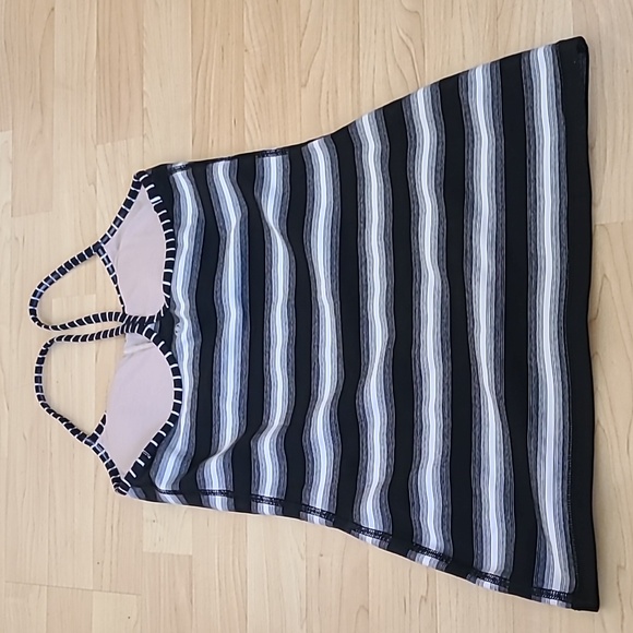 Like New Lululemon Power Y Tank Capilano Striped Black/White Tank top Size XS - Picture 7 of 8